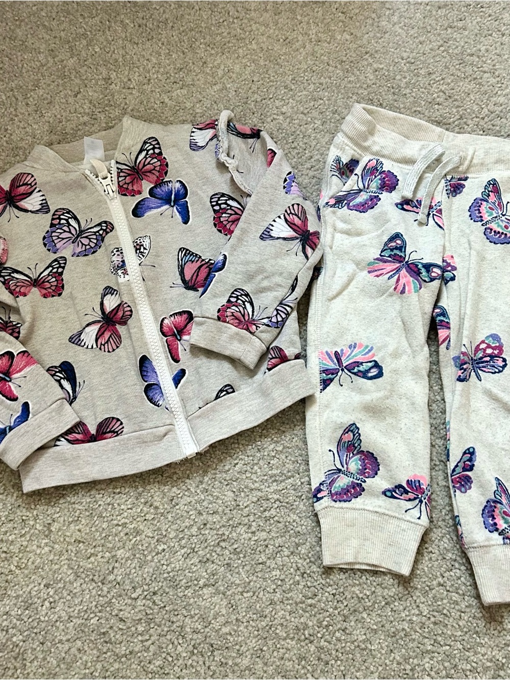 OshKosh B'gosh and Carter’s Cream Butterfly Jogger Set  2T